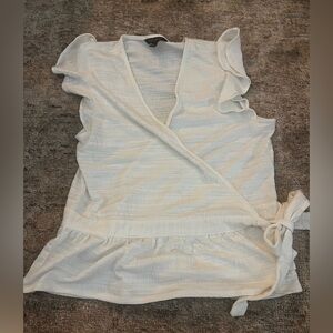Banana Republic Factory White Ruffle Wrap Top Size Medium EUC